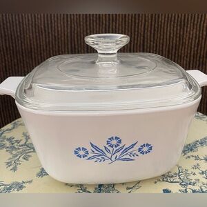 Vtg., Corning Ware 1 3/4 Qt Blue Cornflower Casserole Dish with LID P-1 - 3/4-B